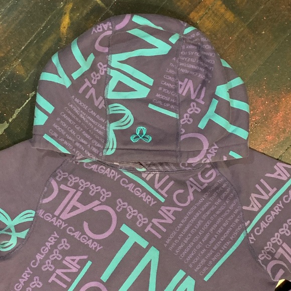 TNA Pullover Hoodie - Picture 2 of 11